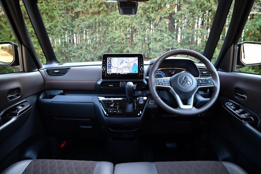 Торпедо Mitsubishi eK X Space 2020 года  (фото 20 из 40)